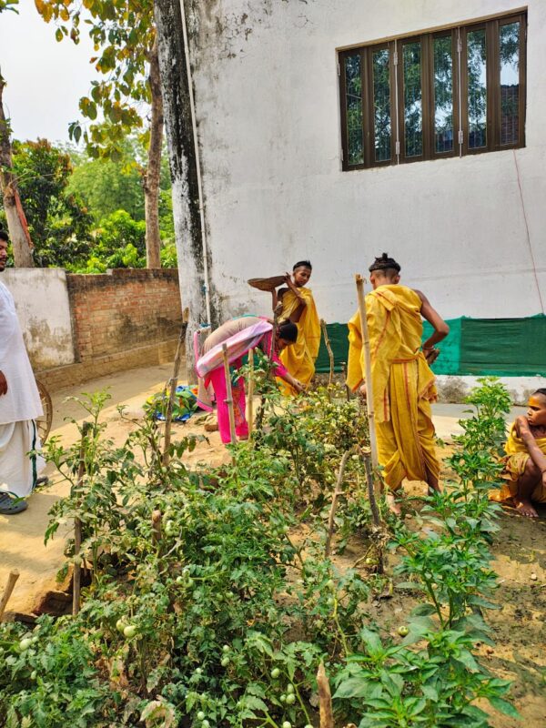 Poorn poshhanam Foundation gurukulam images