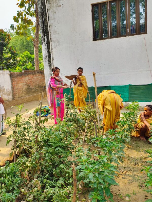 Poorn poshhanam Foundation gurukulam images